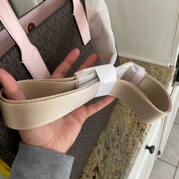 New Mk large tote 💝 limited addition - Picture 6 of 8